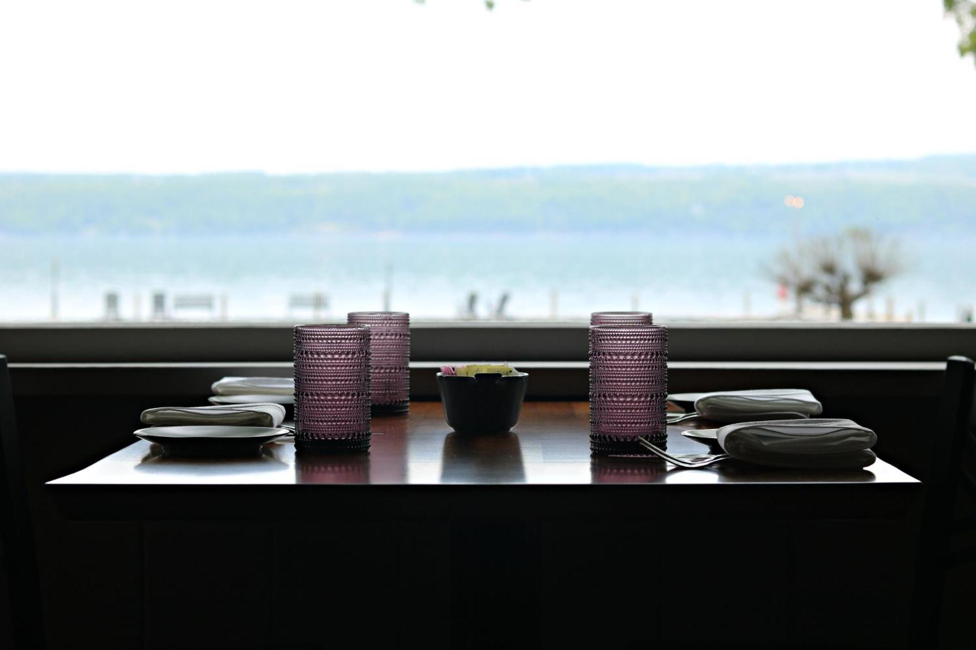 Plum Point Lodge Himrod Екстериор снимка